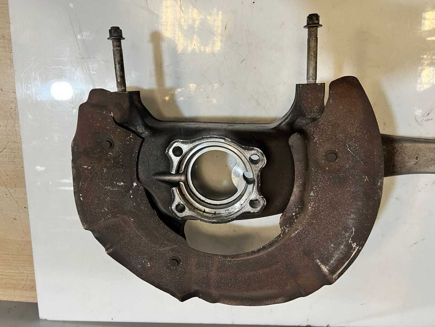 2012-2019 BMW M5 F10 F12 F13 F06 Front RIGHT Wheel Hub Spindle Knuckle 2284054