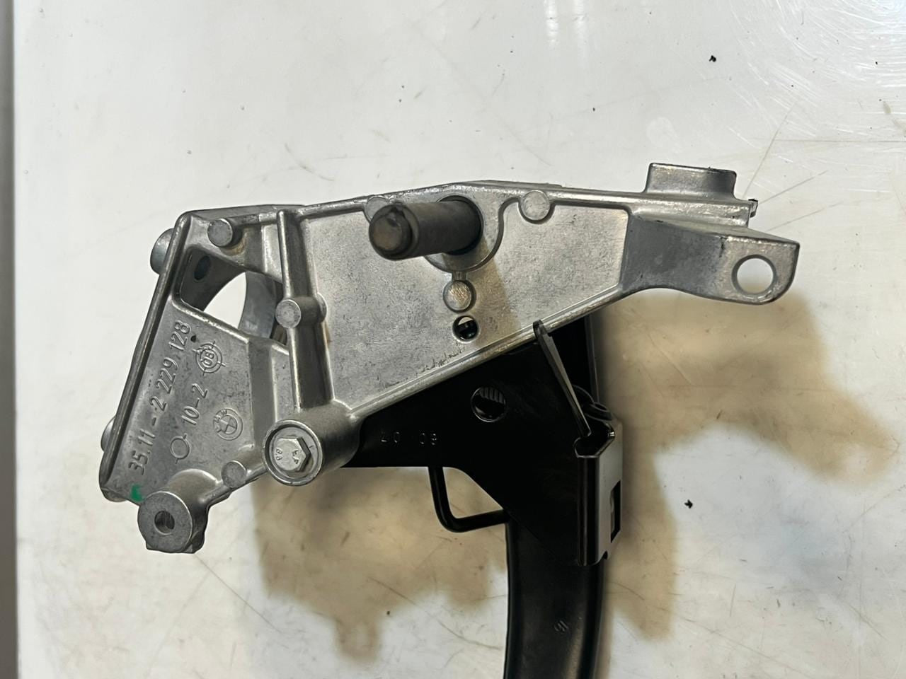 2009-2016 BMW Z4 Series E89 Brake Pedal Assembly 6785885 OEM