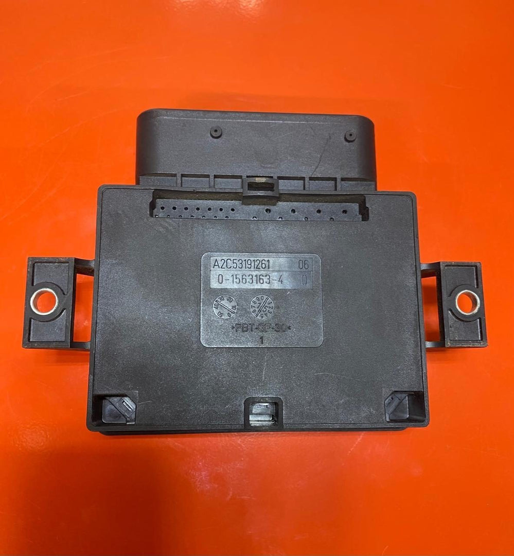 2010-2016 BMW X4 F26 535i Parking Brake Control Module 6863277