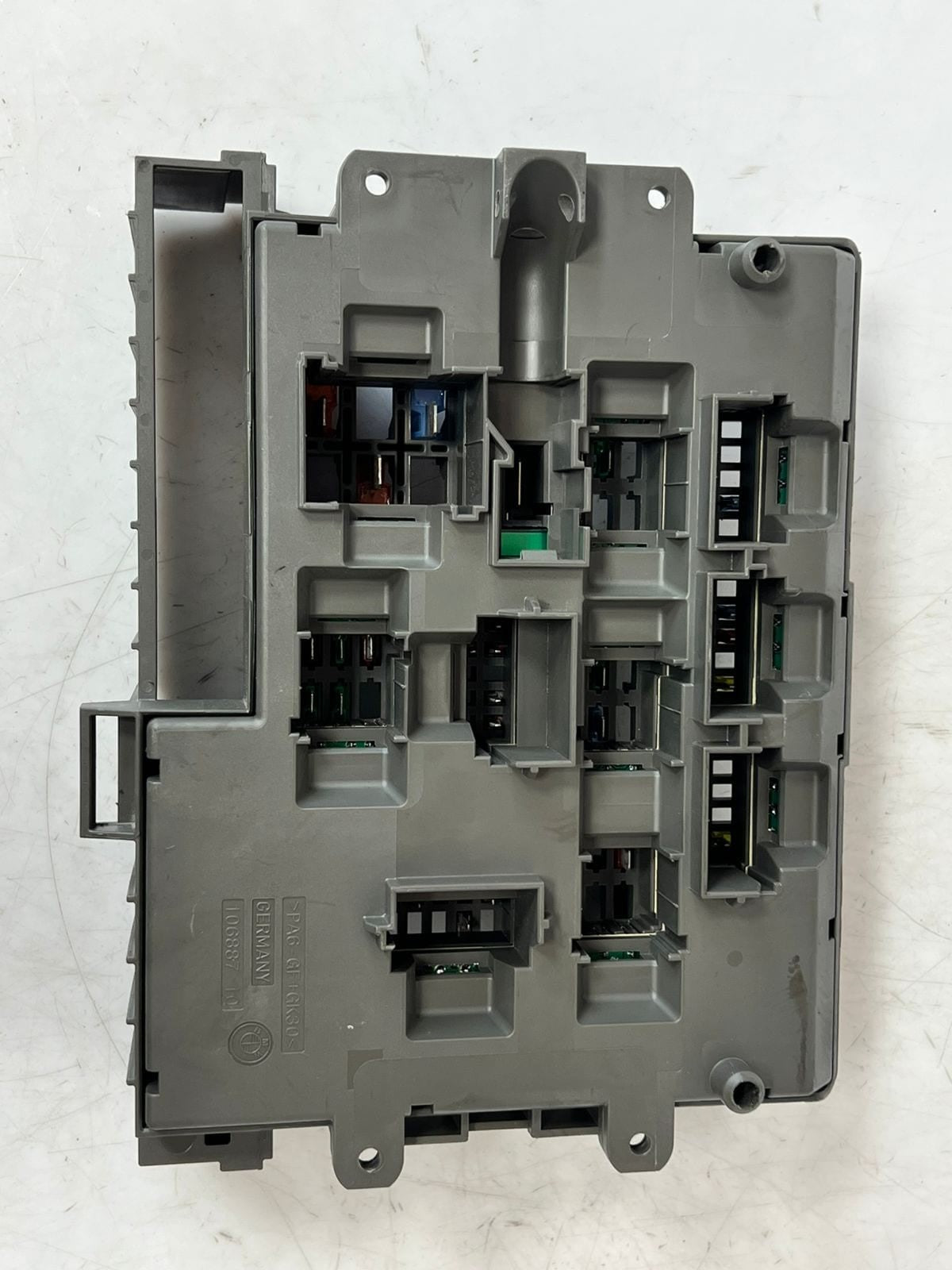 2007-2013 BMW 328i E90 E91 E92 E84 Front Power Distribution Fuse Box 9119444 OEM