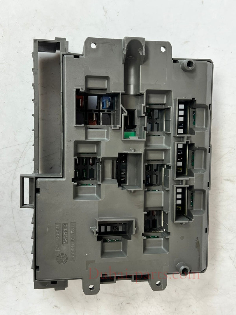 2007-2013 BMW 328i E90 E91 E92 E84 Front Power Distribution Fuse Box 9119444 OEM