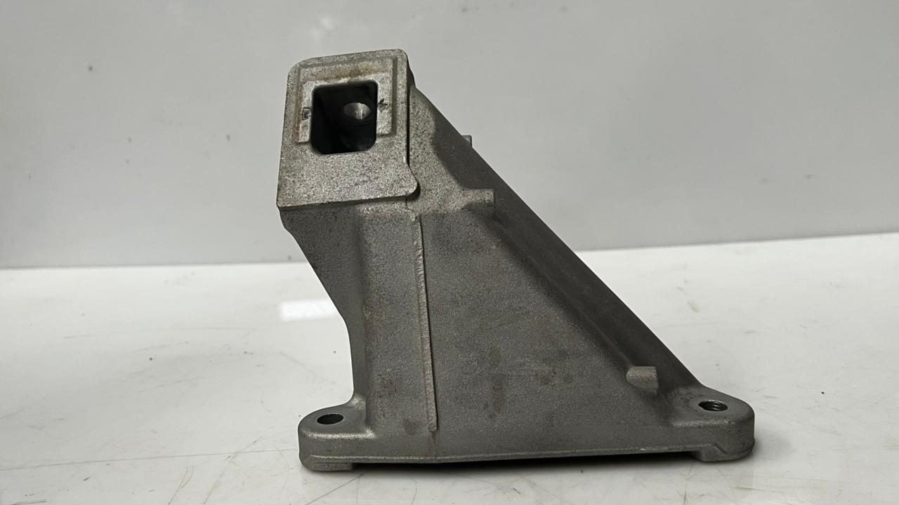 2012-2018 BMW M6 F13 S63 V8 Engine Mount Bracket 2211228411201 