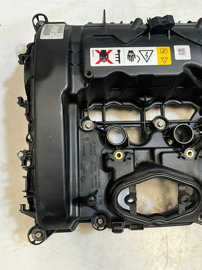 BMW Cylinder Head Cover 7611277