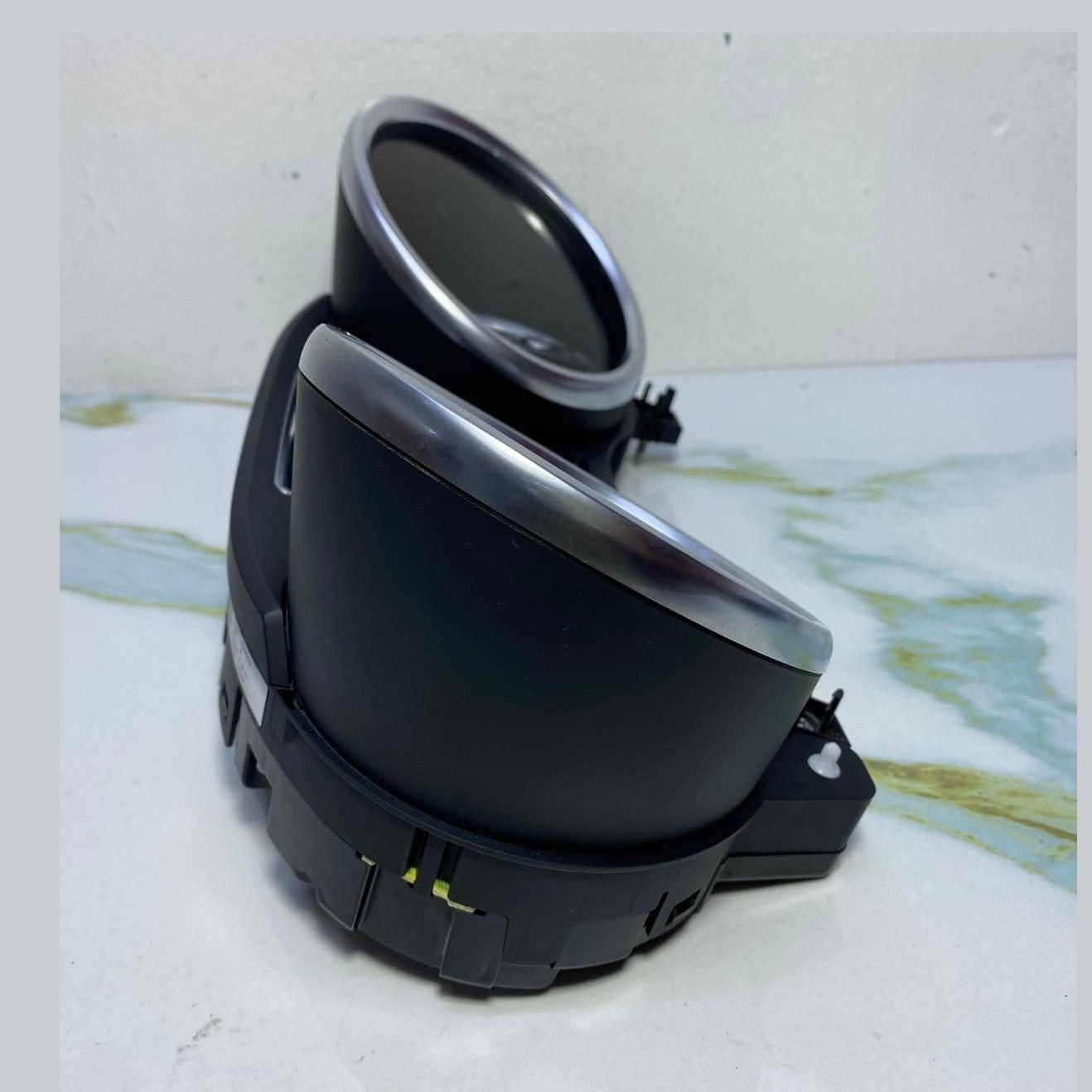 Benz Instrument Cluster A1669007110