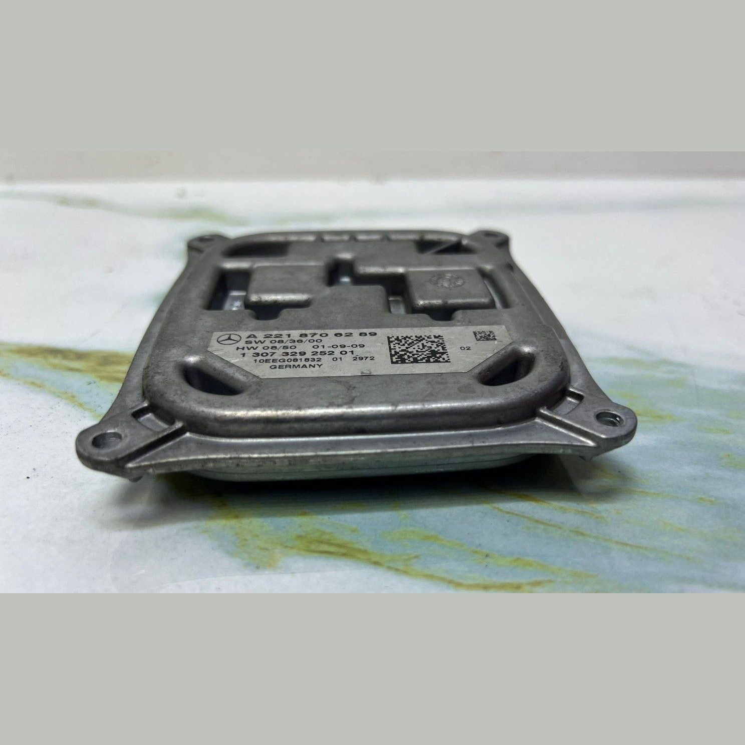 Mercedes-Benz Headlight Control Unit A 221 870 62 89