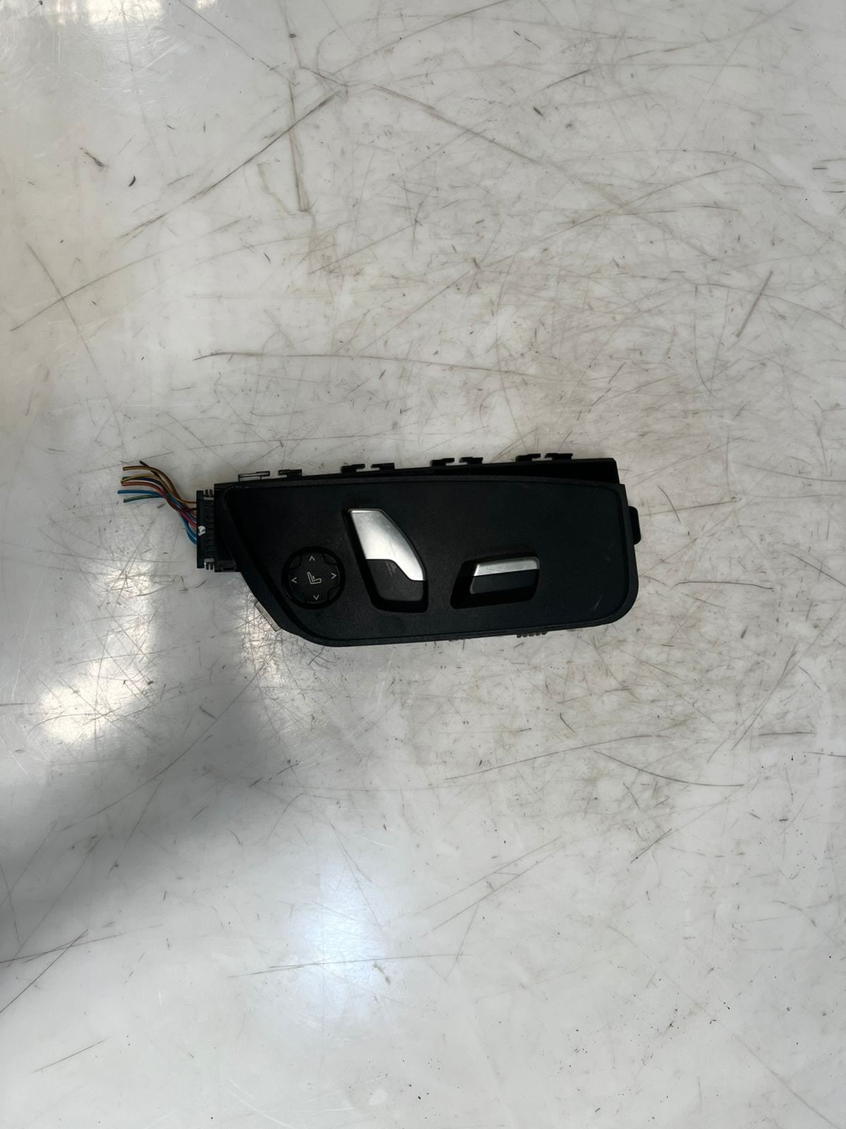 2016-2022 BMW 740i Front Right Seat Adjustment Switch 9384518 OEM