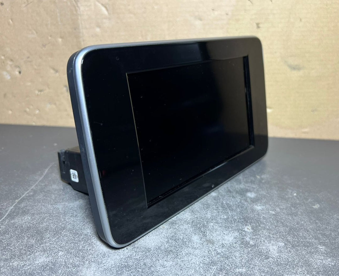 14-18 Mercedes-Benz W205 C-Class Navigation Display Screen Monitor A205 9004113