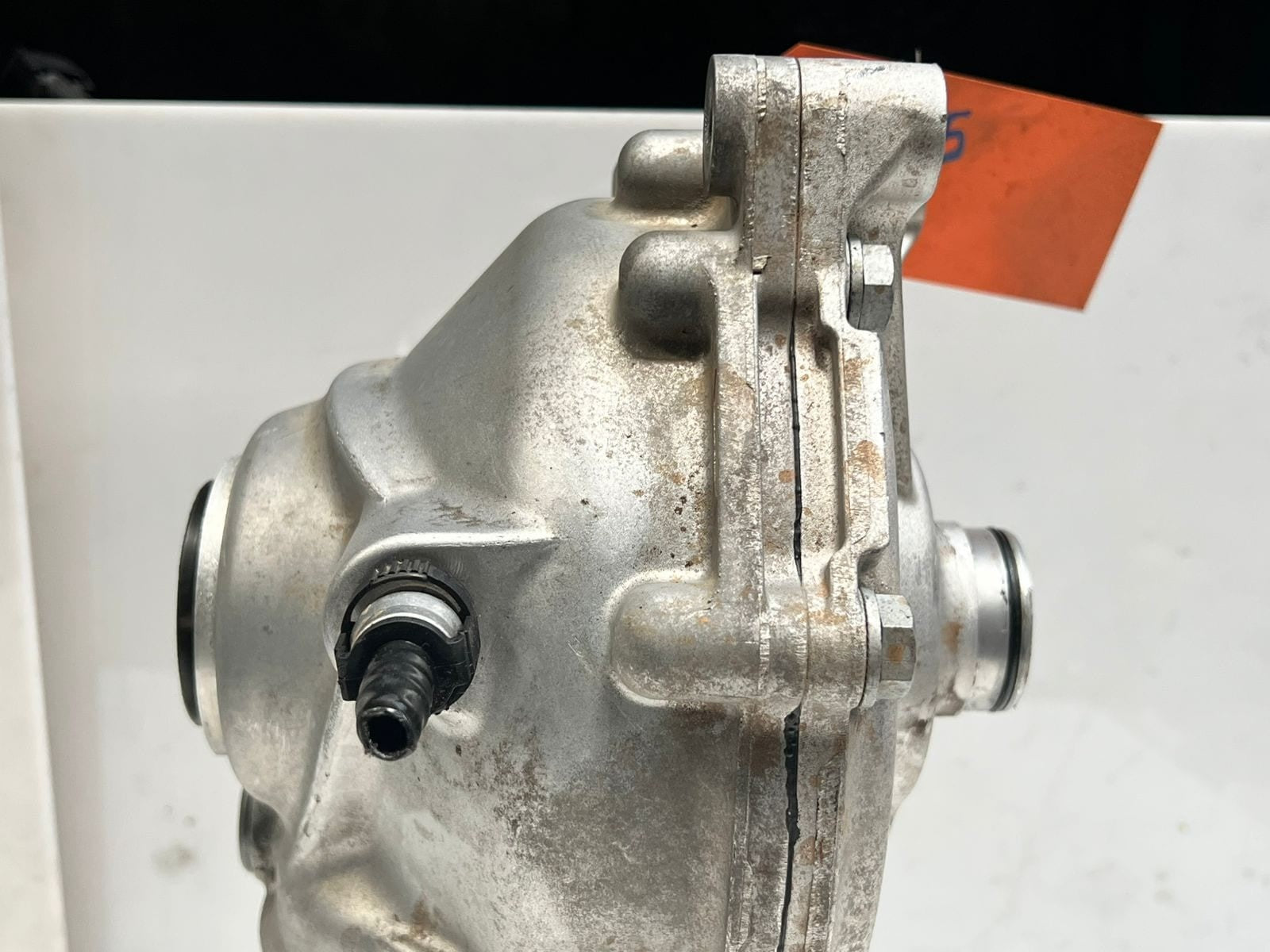 BMW E70 X5M and E71 X6M 4.4 V8 Front Differential Carrier 3.91 Ratio 7602072 OEM