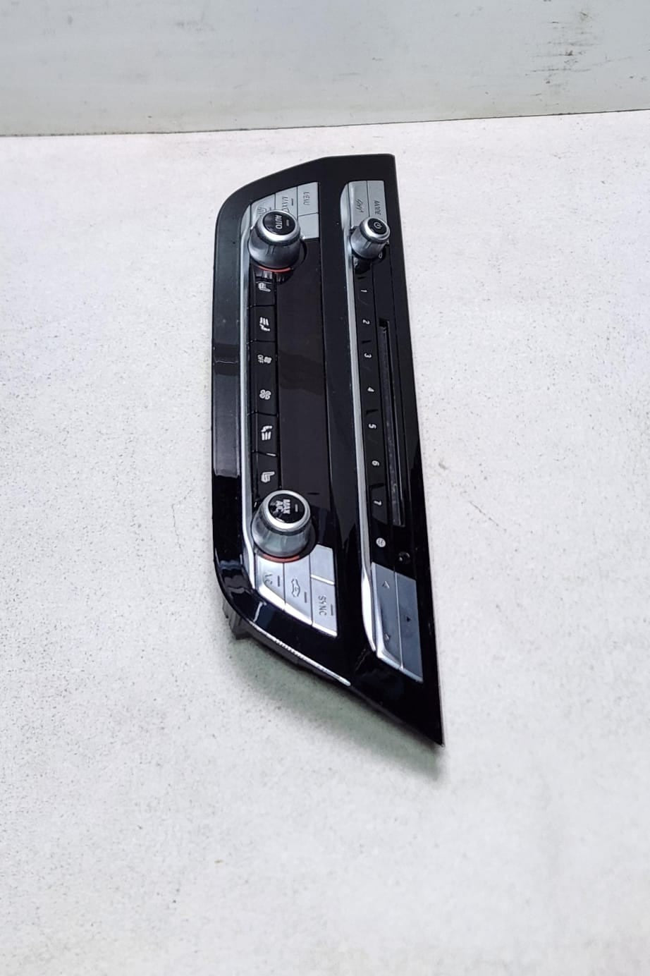2017-2020 BMW 530i Climate Control Unit 6999451 5 Series G30 G31 G38