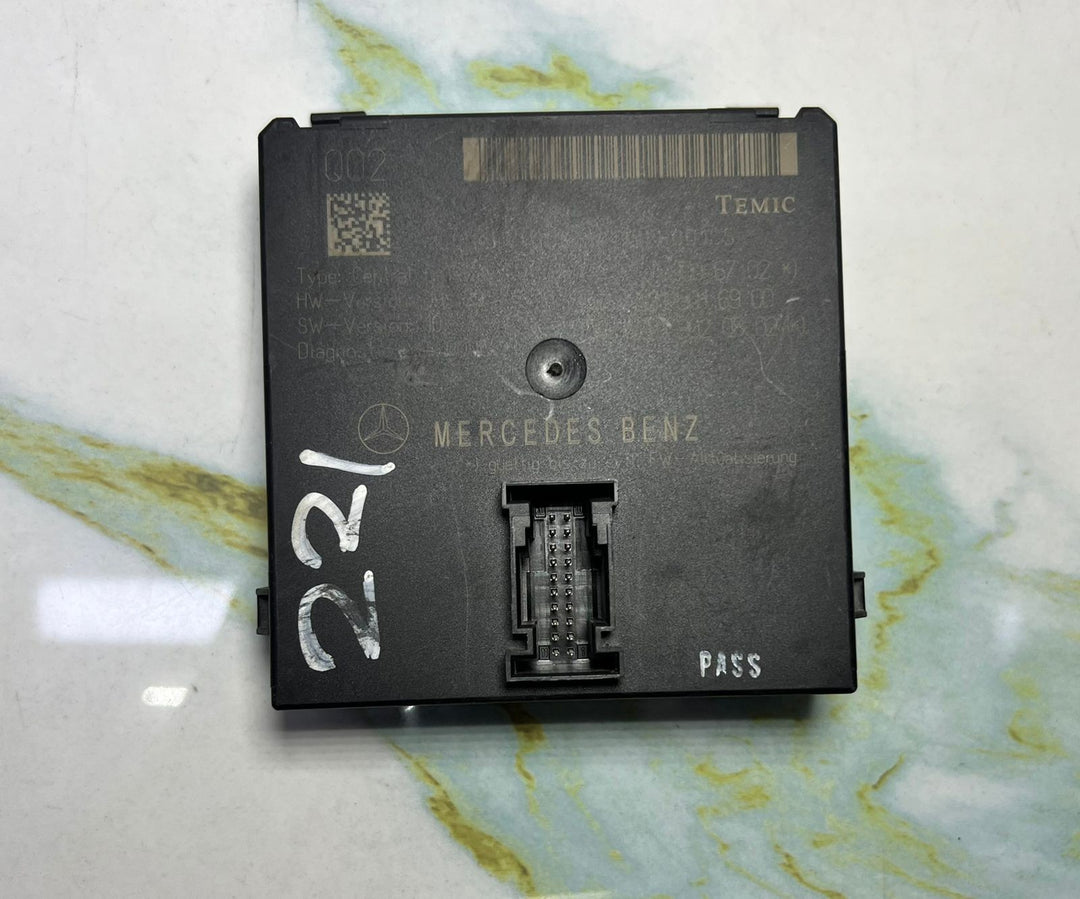 2007-2013 Mercedes-Benz W221 S-Class Gateway Control Module A221 9006702 OEM