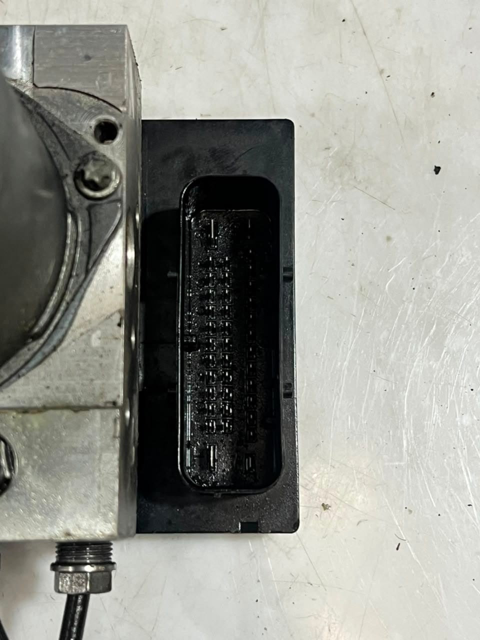 BMW 5 Series E60 E61 E63 E64 ABS Pump with Control Module 6766300 OEM