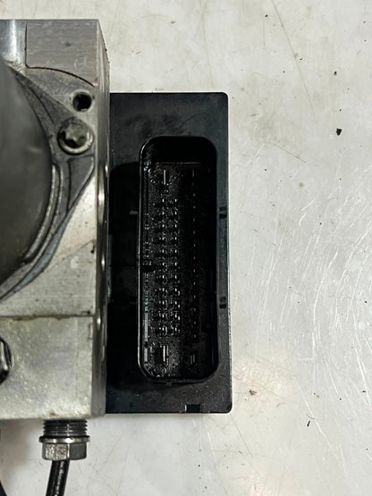 BMW 5 Series E60 E61 E63 E64 ABS Pump with Control Module 6766300 OEM