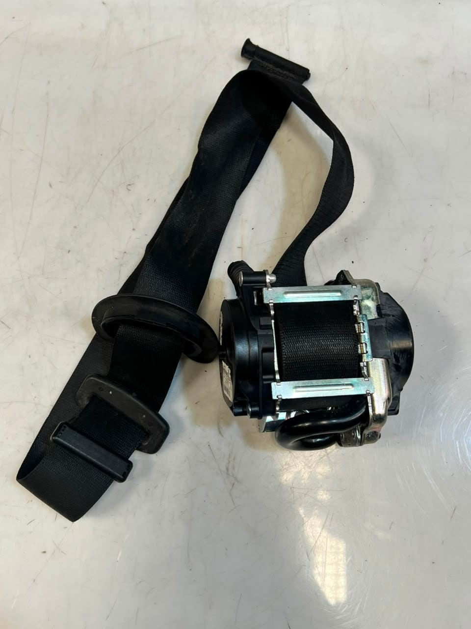  BMW X5 F15 X6 F86 Front Left Driver Seat Belt Retractor Assy 624641100F OEM