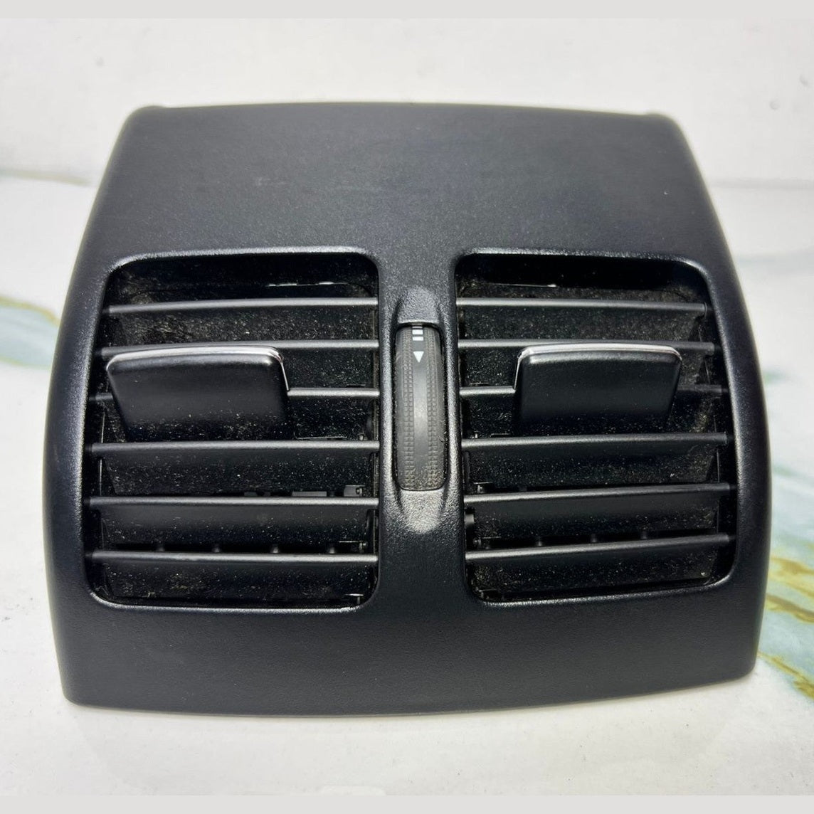 2008-2012 Mercedes-Benz W204 C-Class Centre Console Air Vent A204 8300954 OEM