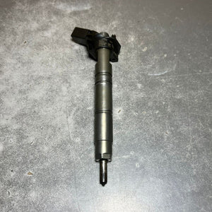 Genuine Mercedes W164 W211 Fuel Injector Sprinter OM642 A642 0701387 Oem Diesel