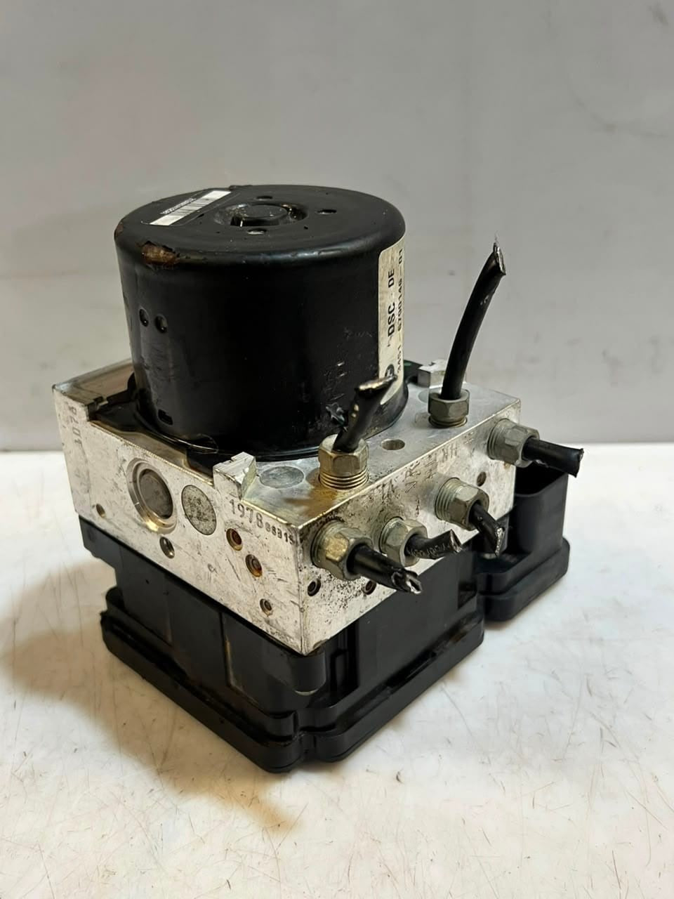 2009-2013 BMW E90 E92 E93 E91 128i ABS Pump and Control Unit 6790146 OEM