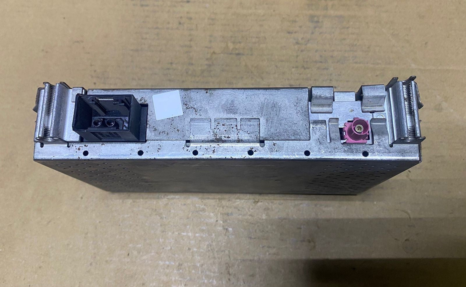 2008-2009 BMW 3-Series E90, 5-Series E60 E61, and X5 E70  328i Satellite Radio C