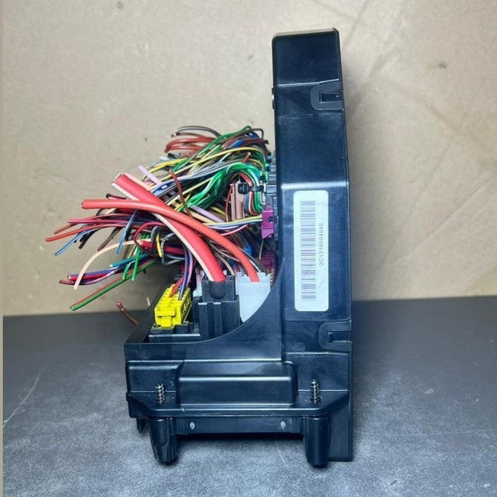 10-16 Mercedes-Benz W212 W204 Front SAM Module Relay Fuse Box A212 9006624 OEM