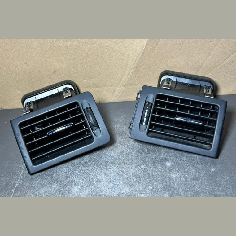08-10 Mercedes W204 Class Front Dashboard Left  Right Heater A/C Air Vent