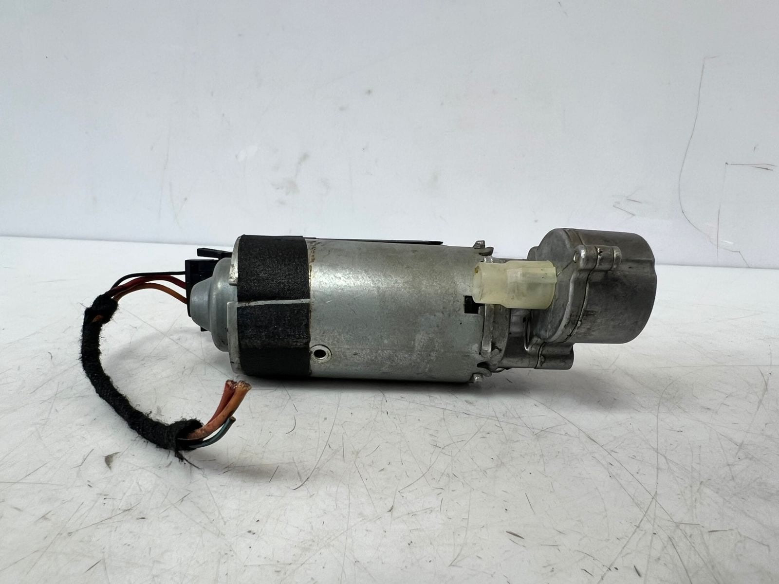 2000-2006 BMW X5 E53 Steering Column Adjustment Motor 6903945 OEM
