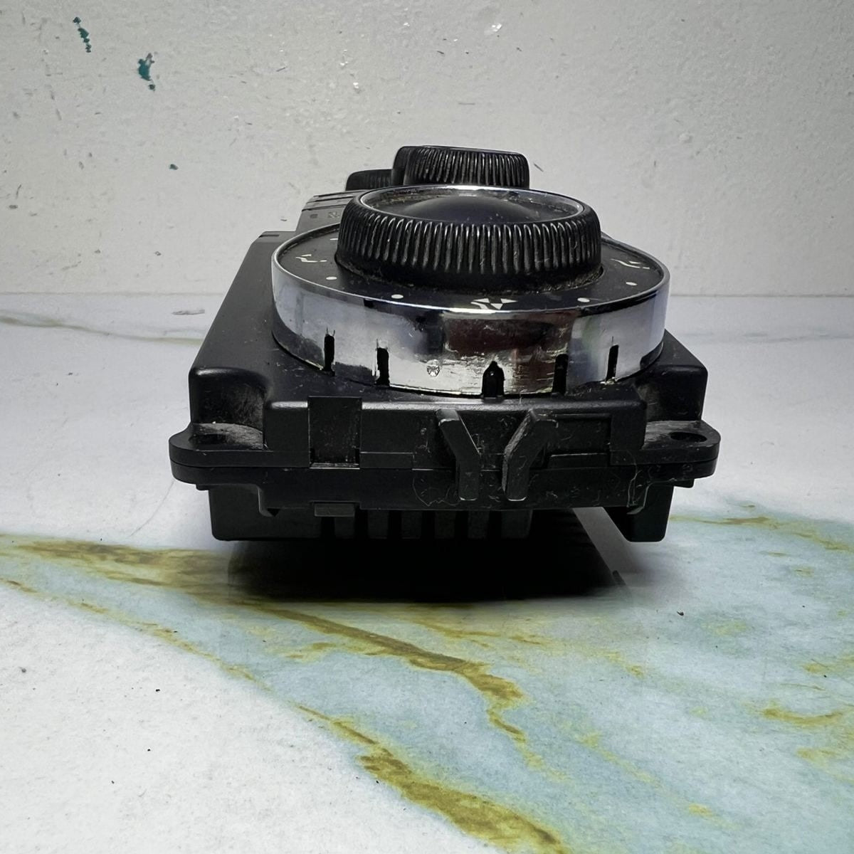 2004-2005 Mercedes-Benz C240 Climate Control Unit A2038303785 C-Class W203