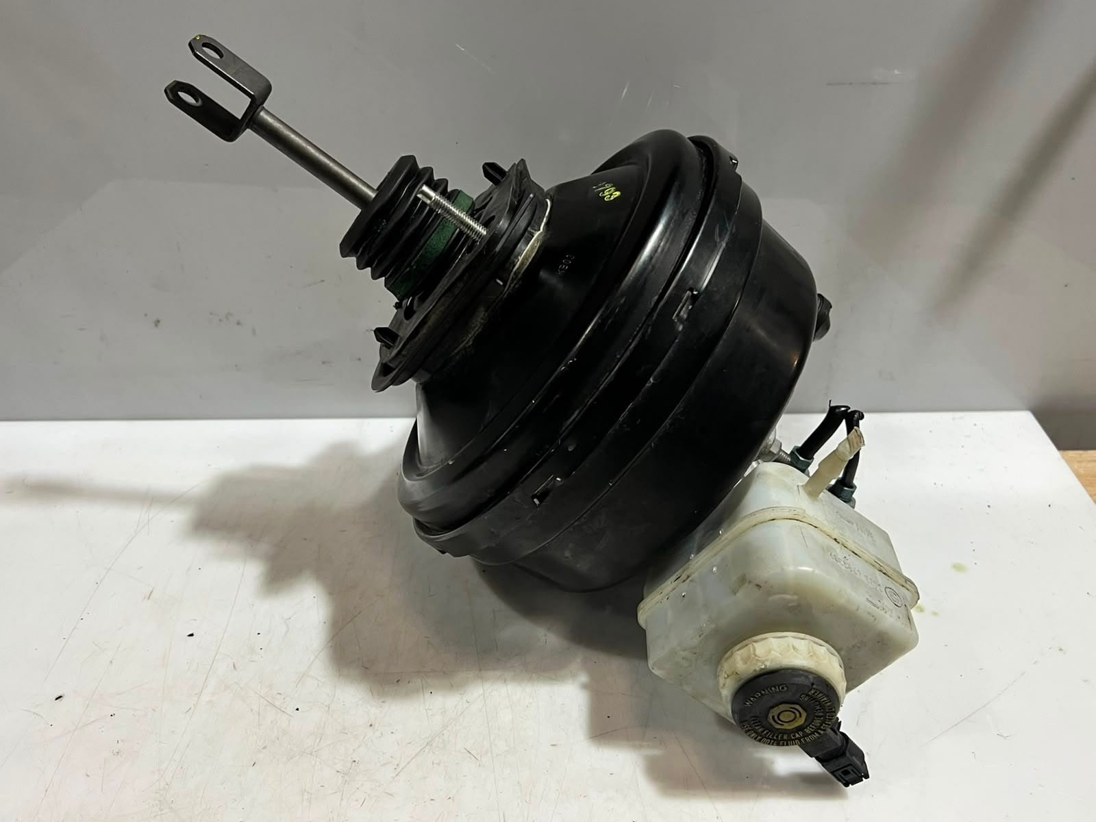 2010-2016 BMW M5 F10 F06 S63 4.4i V8 Brake Master Cylinder with Servo 2284395