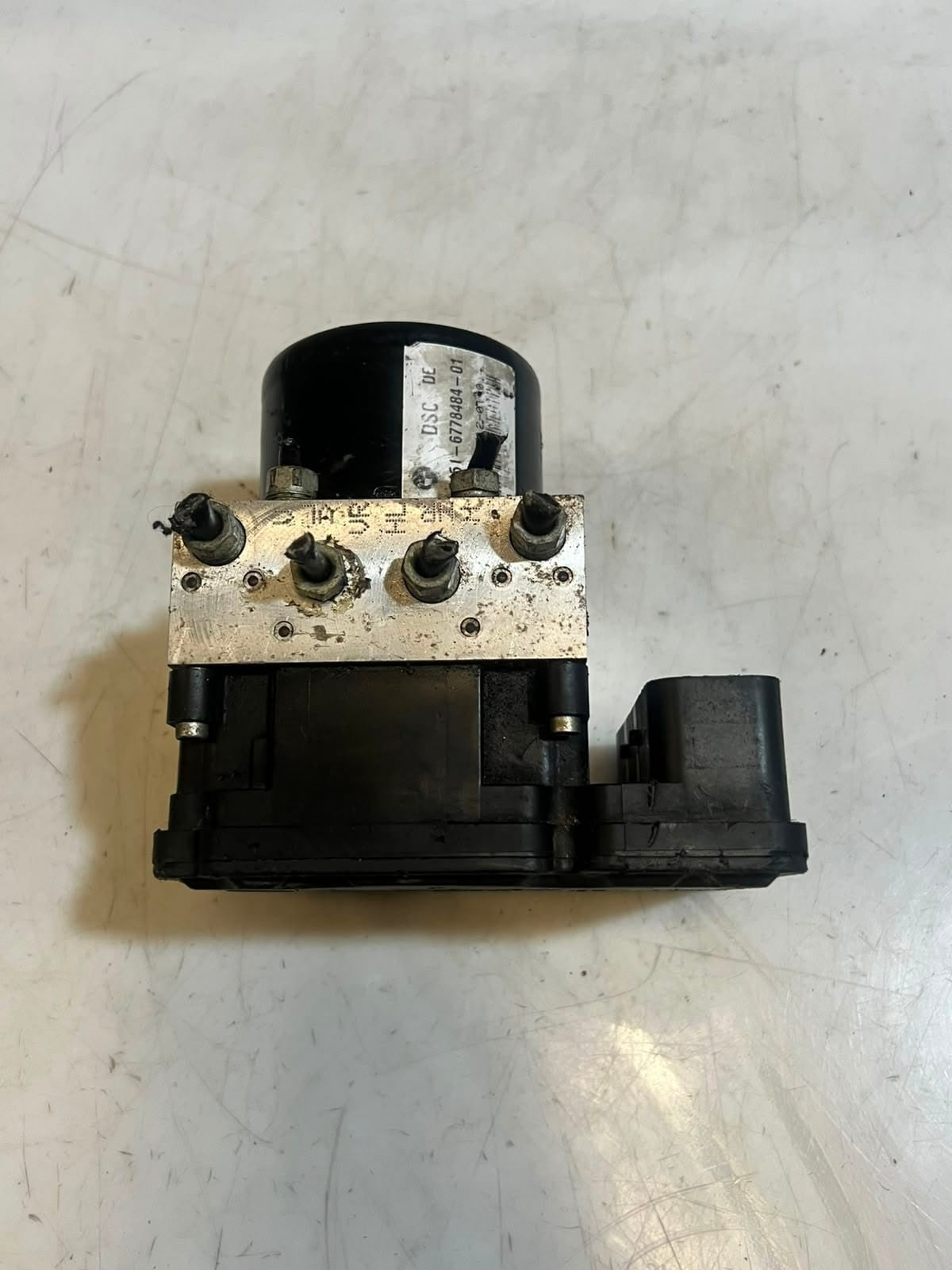 2007-2010 BMW E90 E91 E92 328i ABS HYDRAULIC Pump Module 6778485 OEM