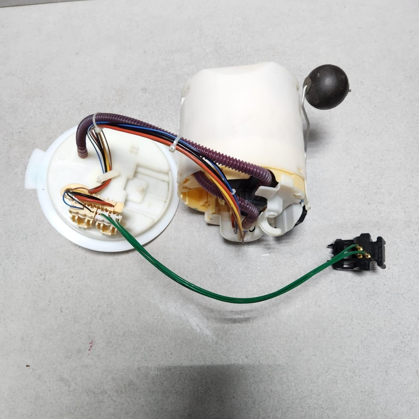2020-2022 BMW 745e In-Tank Fuel Pump Assembly 7400699 740Le 745e 530e