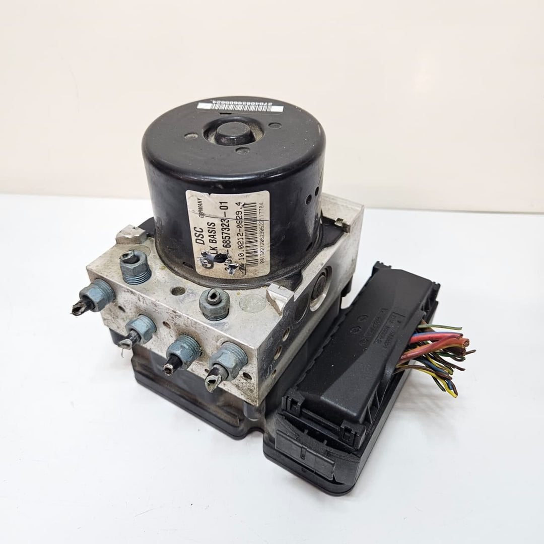 2012 BMW 3 Series F30 328i Abs Anti-Lock Brake Pump Control Module Unit 6857324