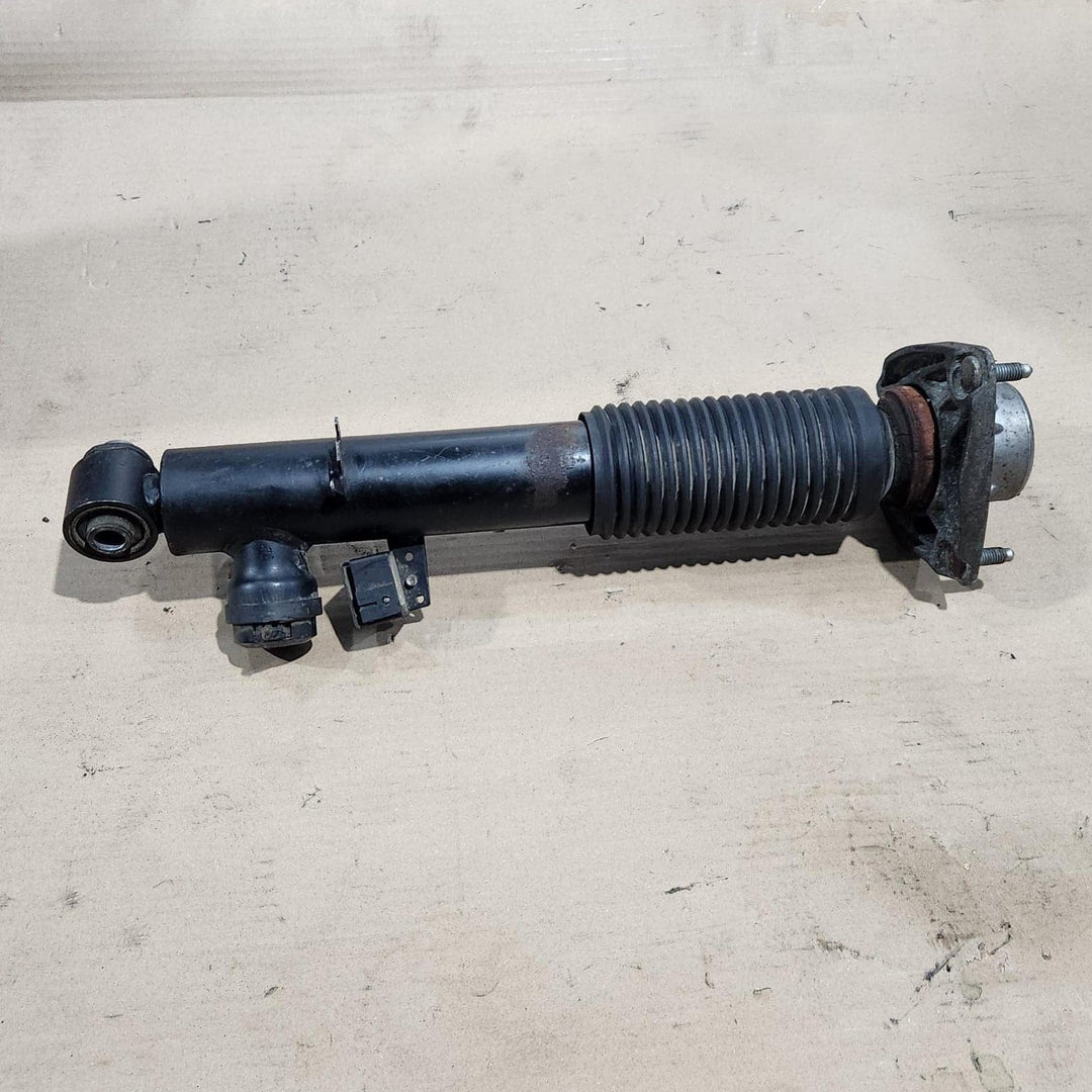 2013 BMW X5 Shock Absorber Rear Left 6863175 X5 F15 and X6 F15