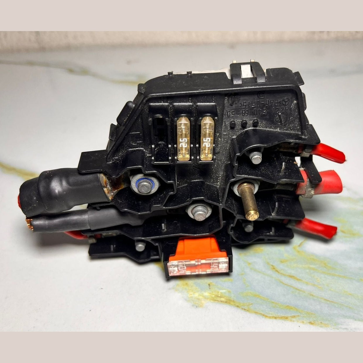 Mercedes-Benz W221 S-Class Fuse Box A 221 540 68 50 S600