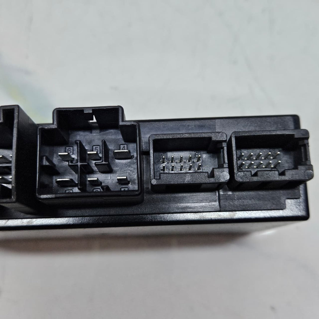 OEM BMW G21 G31 G05 Control Unit for Trailer Hitch 5A056C9 OEM