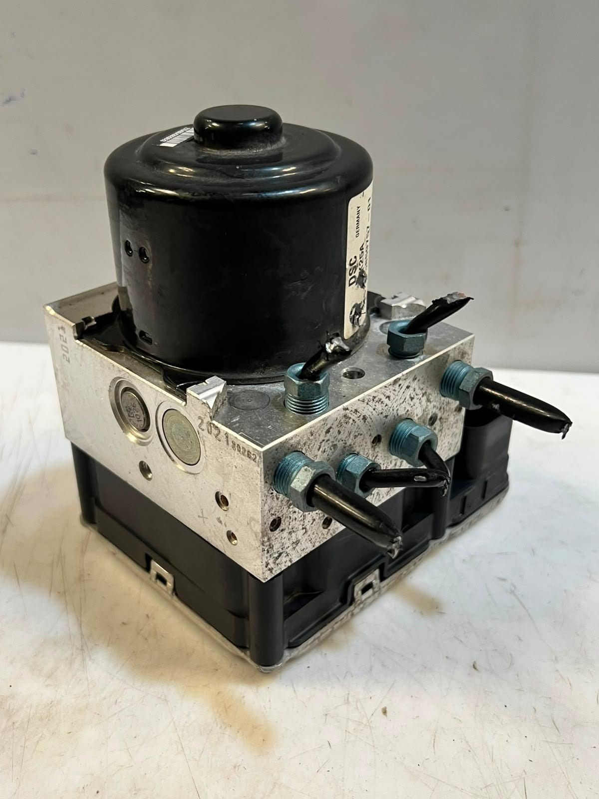 2012 BMW X3 F25 ABS DSC Brake Pump Module 6859757 OEM