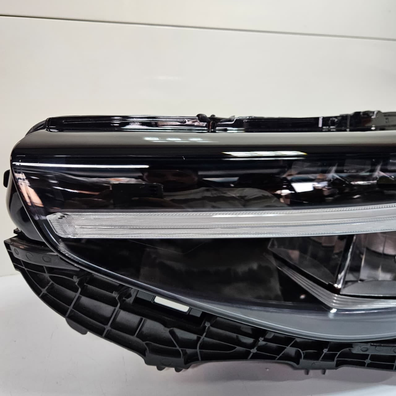 Volvo XC40 C40 LHD Front Headlight Left LED ECE 32404659