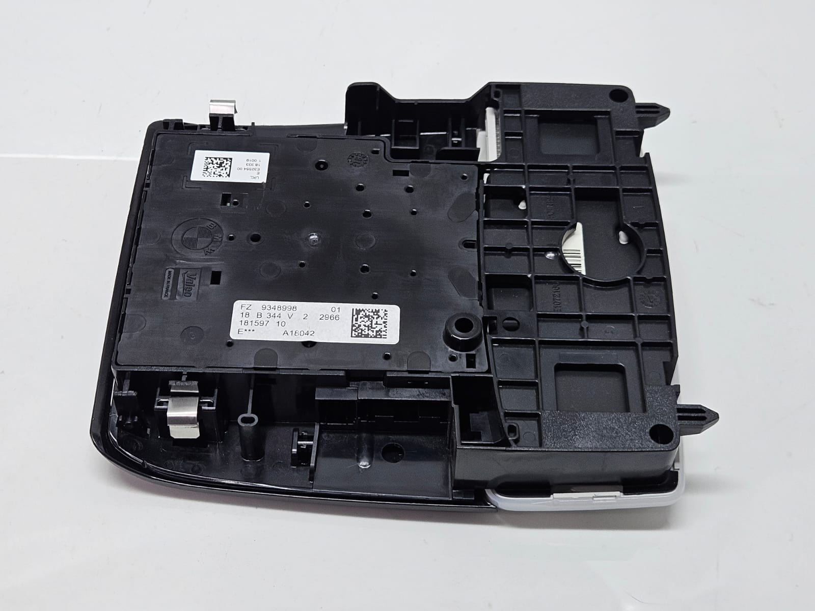 9348998-2014-2020 BMW X2 F39 RHD Interior Roof Light OEM