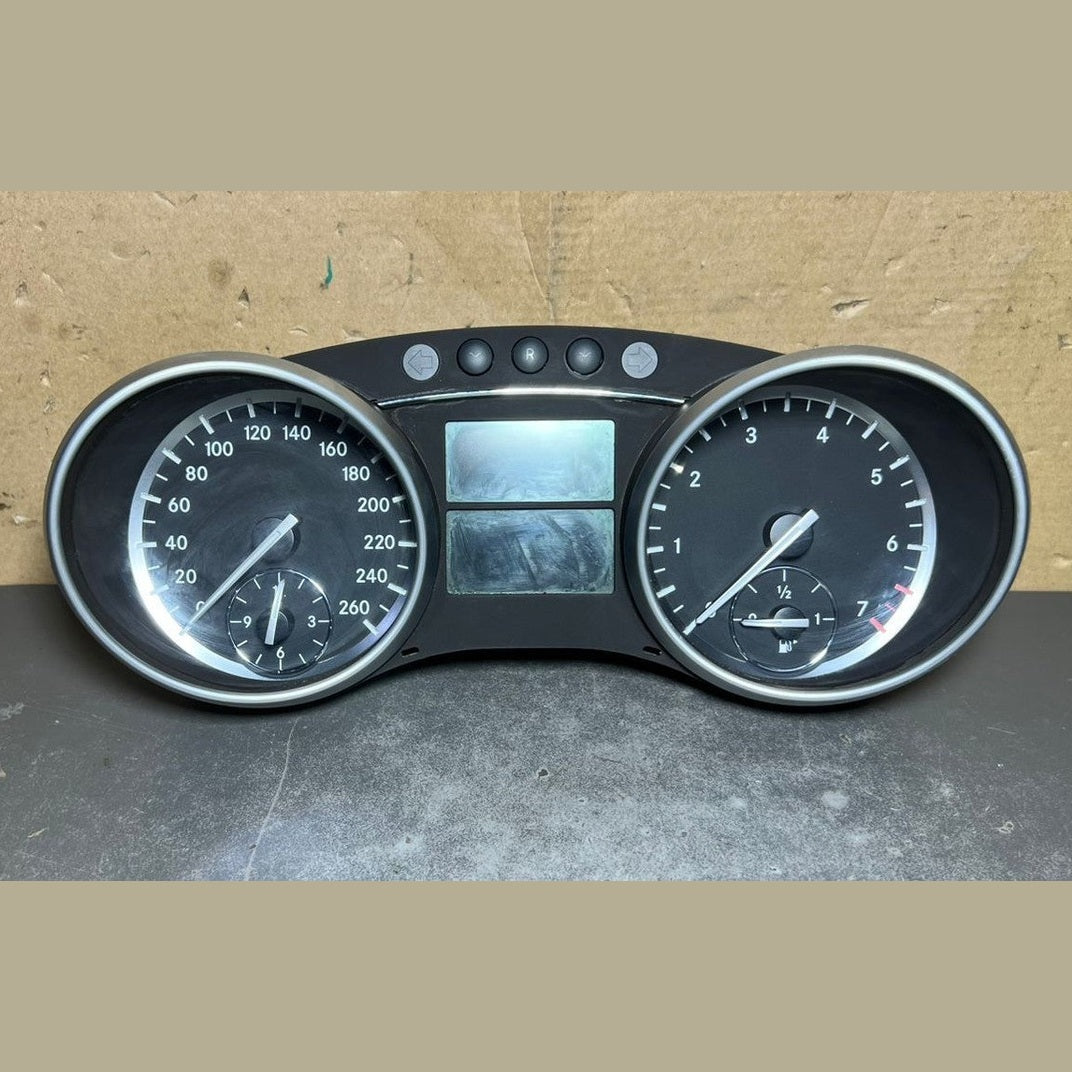 07-13 Mercedes-Benz W164 GL ML Instrument Cluster Speedometer A251 9005800 OEM