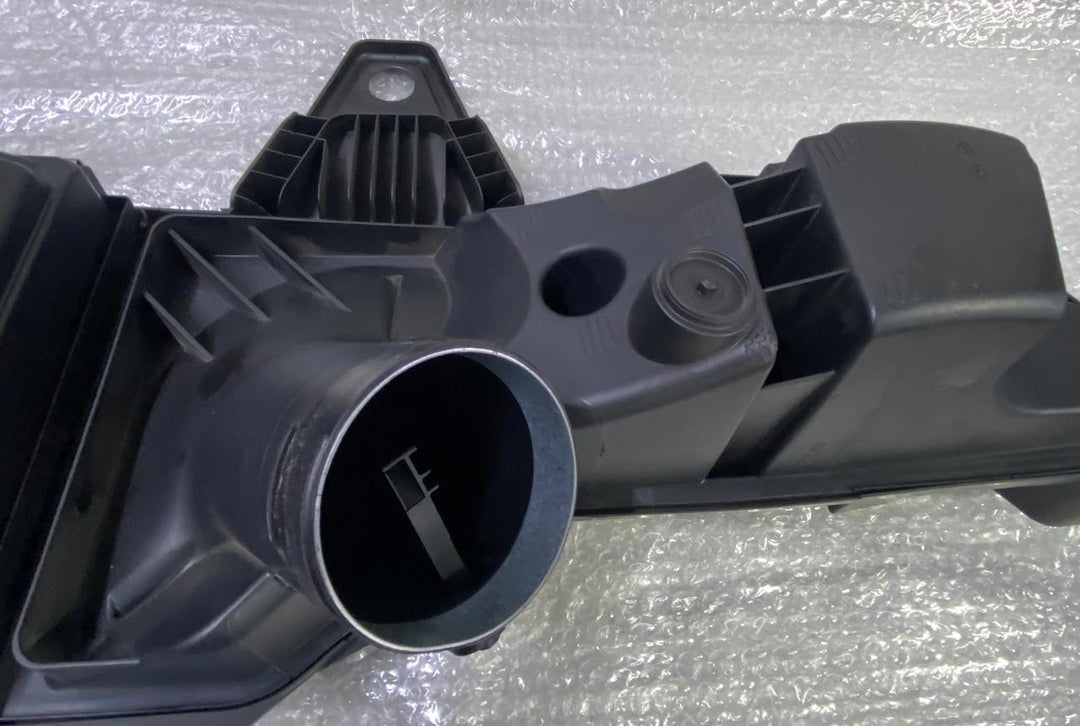OEM BMW F20 F30 F31 LCI B38 Intake Muffler Air Filter Box Housing Petrol 8647449