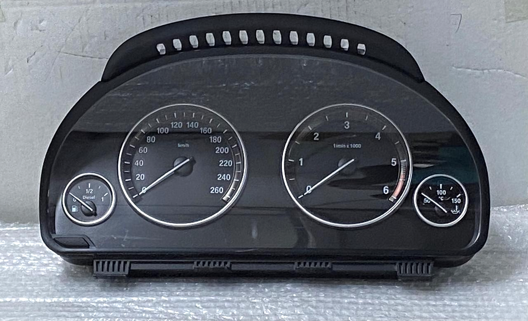 OEM BMW F10 2014 DIESEL SPEEDOMETER / INSTRUMENT PANEL CLUSTER 9348714