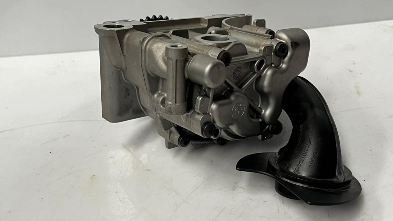 2012-2016 BMW M5 M6 F10 F06 F12 Oil Pump 7843135 S63 4.4 TWIN TURBO