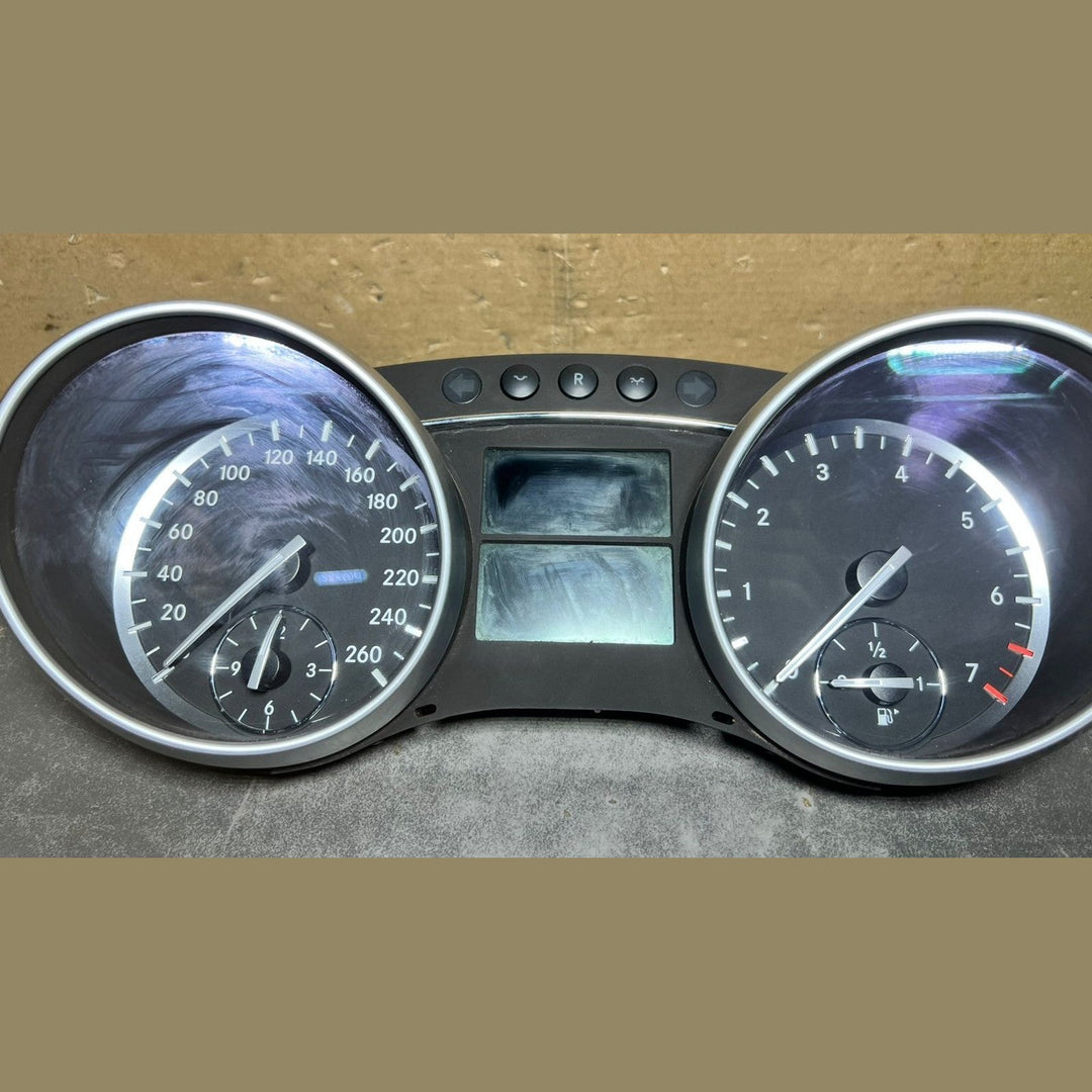 07-13 Mercedes-Benz W164 GL ML Instrument Cluster Speedometer A251 9005800 OEM