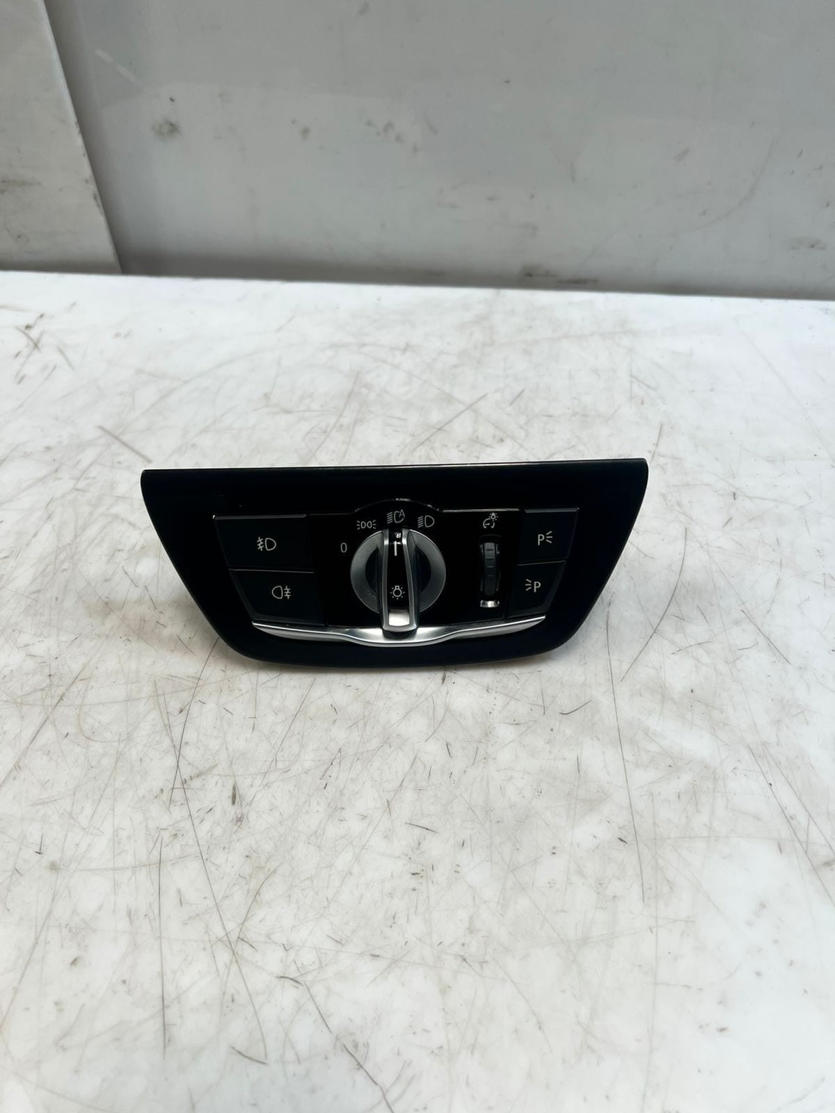 BMW 5 Series G30 G31 F90 Headlight Control Switch 6841883 OEM