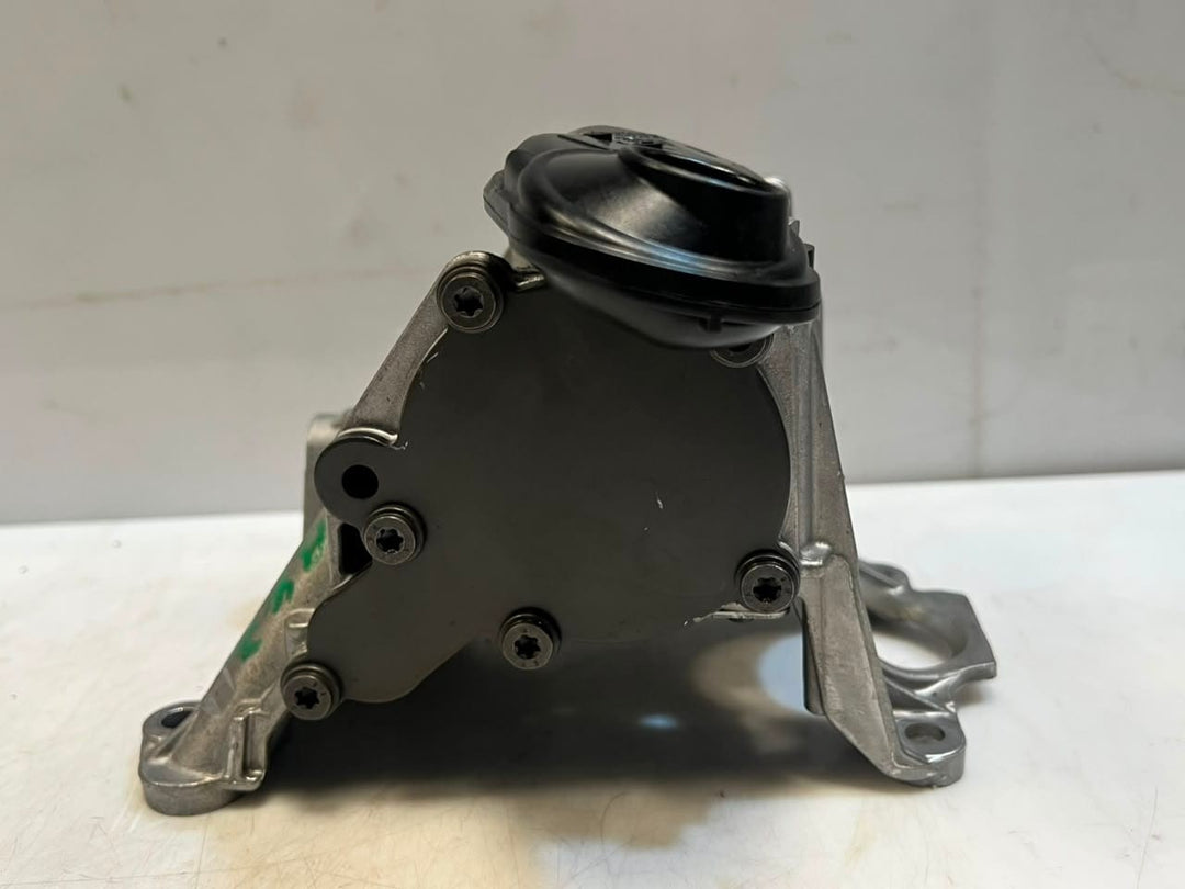 BMW 5 Series X1 X3 X5 F10 F11 B47 F20 Oil Vacuum Pump 8513756 OEM
