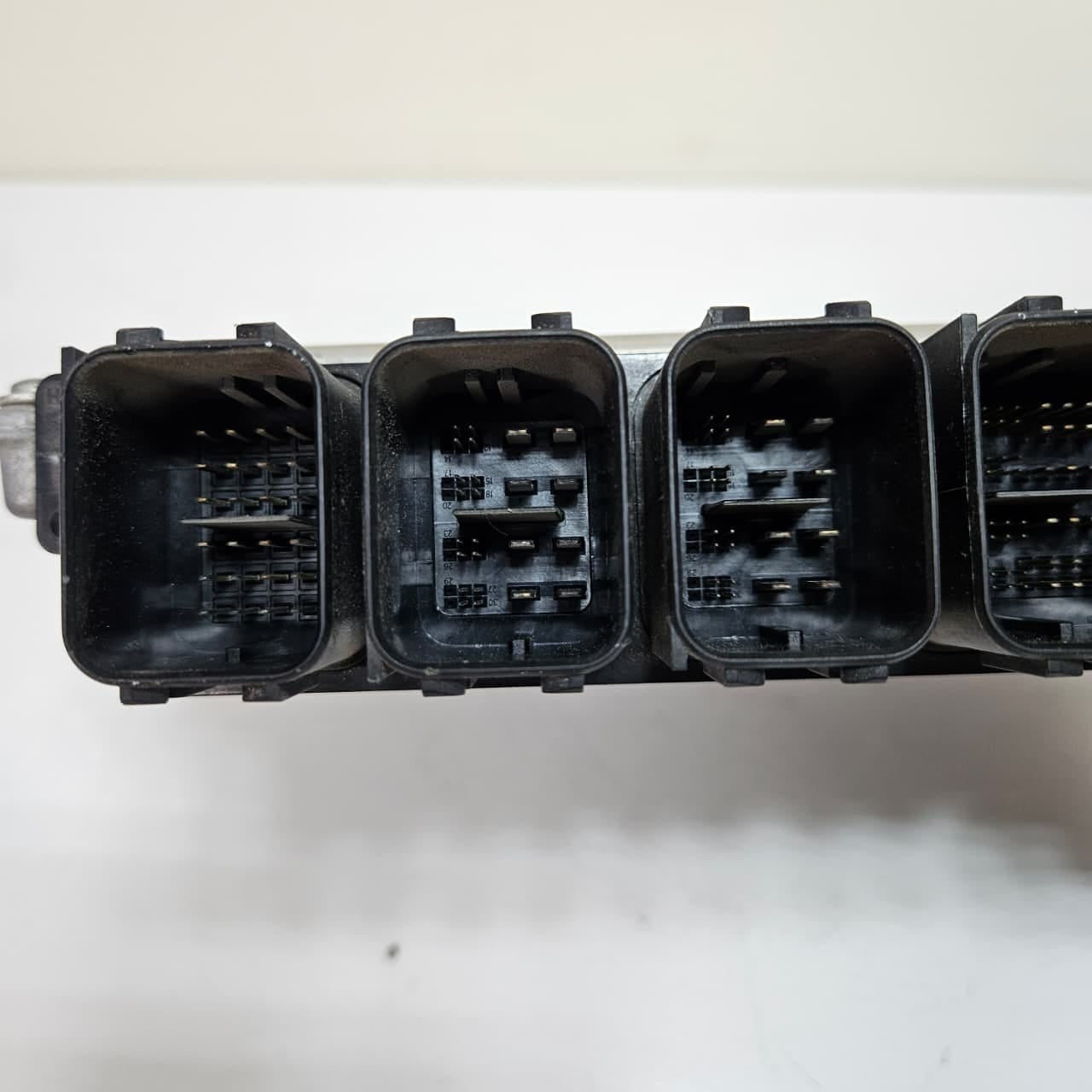 2018 BMW X3 G01 X4 G02 Engine Control Unit DDE Bosch 8599197 OEM