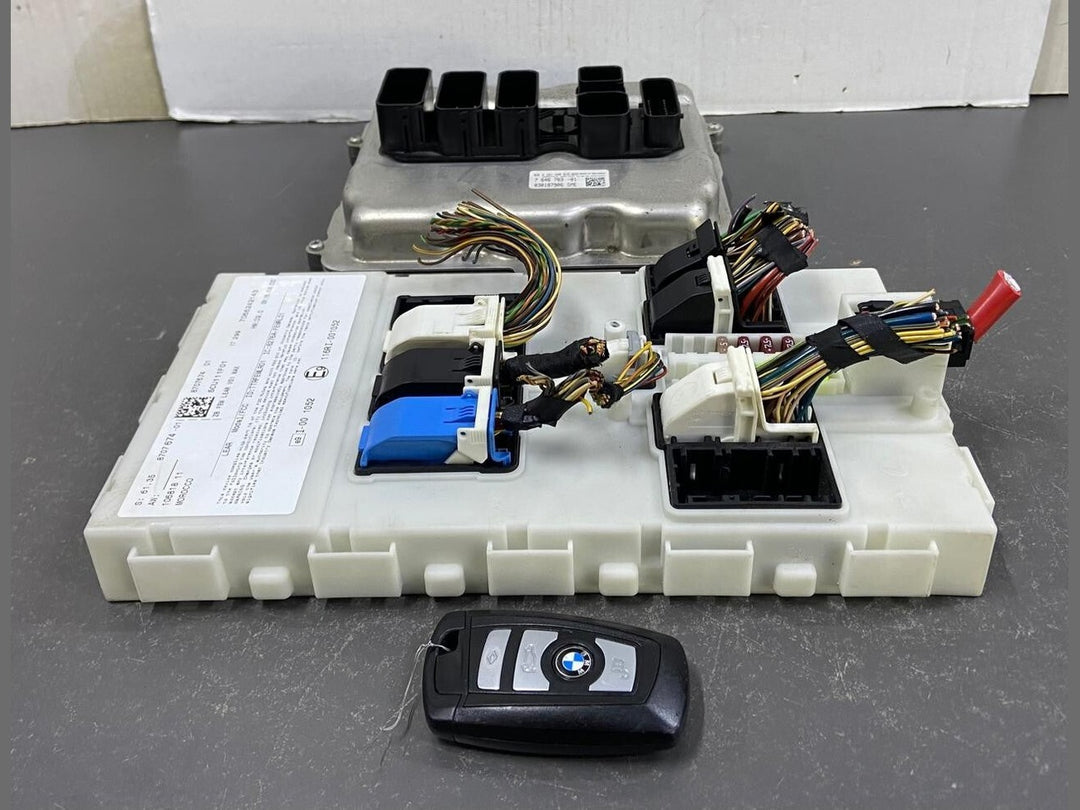 OEM BMW 328i F30 2012 N20B ENGINE CONTROL UNIT ECU SET DME 7646763
