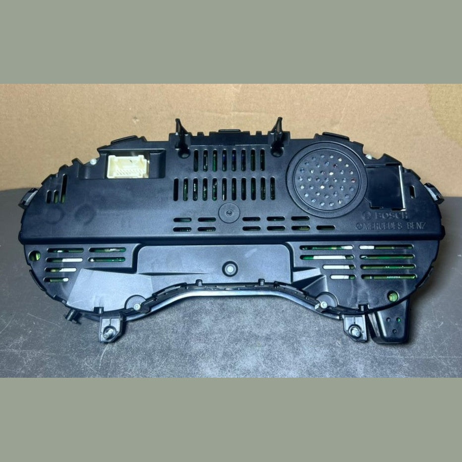2012-2014 Mercedes-Benz W246 B-Class Instrument Cluster Speedometer A246 9006913