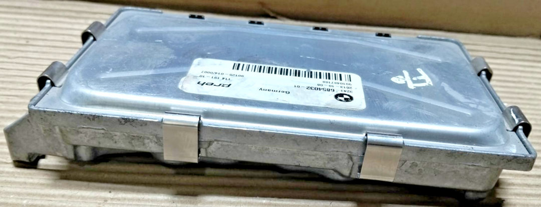 BMW F10 F11 F12 F13 F06 F01 Control Unit HSR Steering Rear Axle 6854032