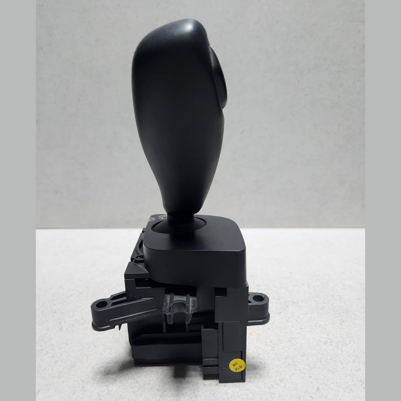 2017-2019 BMW 530i Automatic Transmission Gear Selector Lever 6825825 
