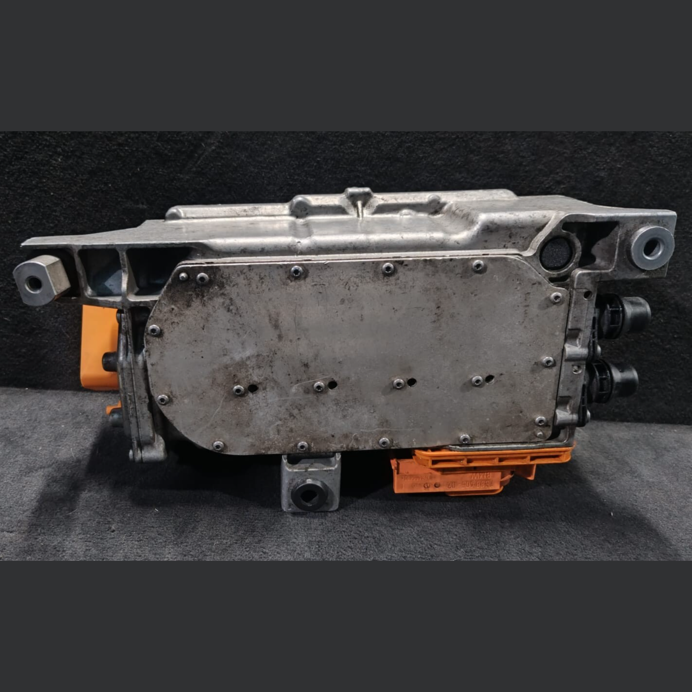 BMW i8 I12 I15  VOLTAGE CONVERTER INVERTER MOTOR CONTROL OEM  - 8646687
