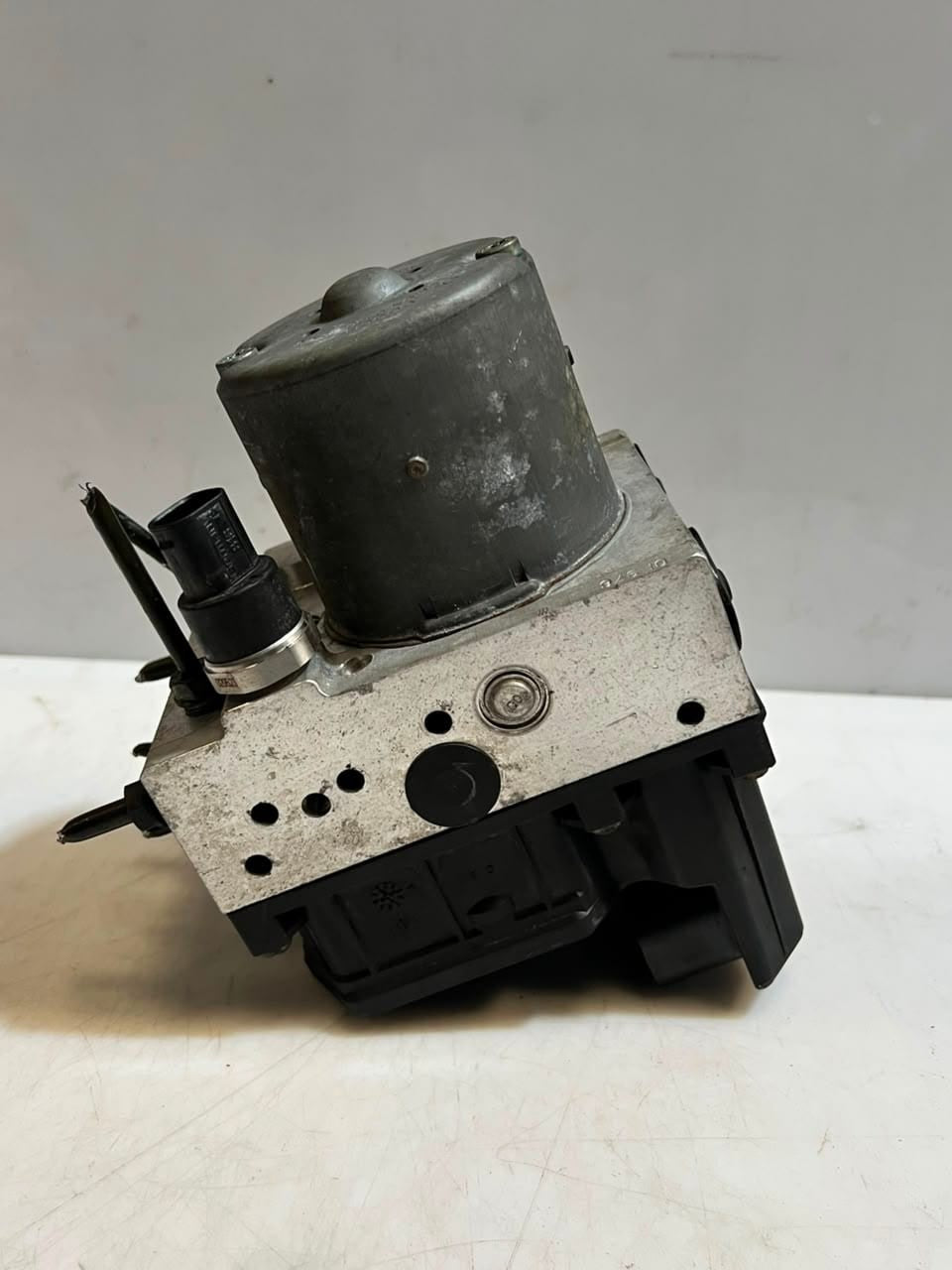 2001-2006 BMW 7 Series E65 E66 E67 Abs hydraulic Pump 6764448 OEM
