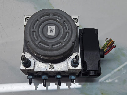 2014-2015 BMW 320i Anti Lock Brake Pump Module 6869726